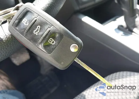 2011 Volkswagen Jetta 2.0L S z USA, uszkodzony, nr VIN 3VW2K7AJ8BM337807